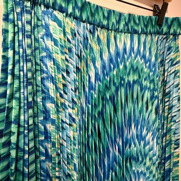NWT Chico's Pleated Maxi Skirt Med Sz 1 (8) Long Silky Blue Green Teal Ikat Art - Picture 4 of 13